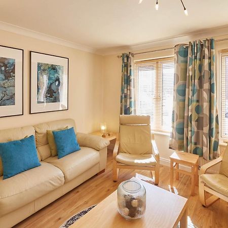 Host & Stay - The Scuttlebutt Townhouse Уитби Екстериор снимка
