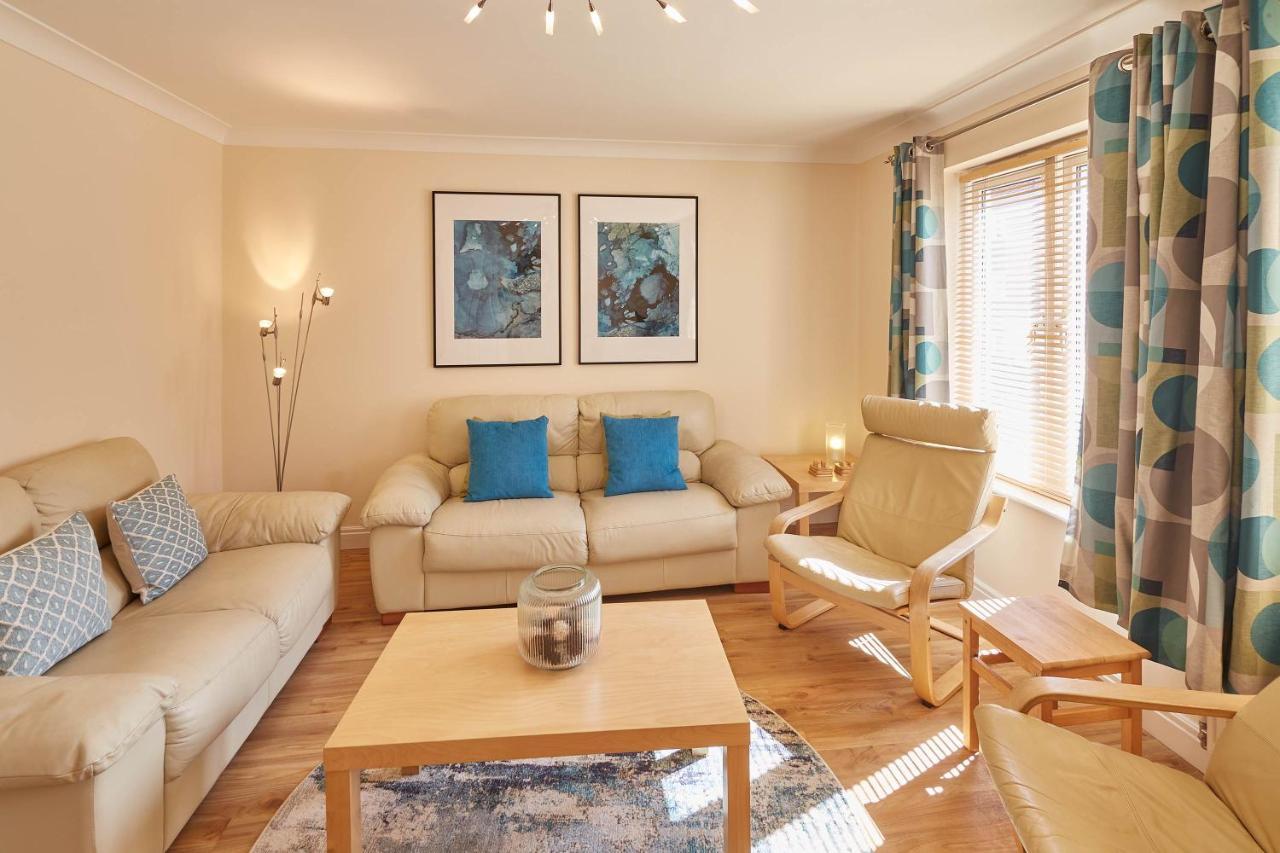Host & Stay - The Scuttlebutt Townhouse Уитби Екстериор снимка