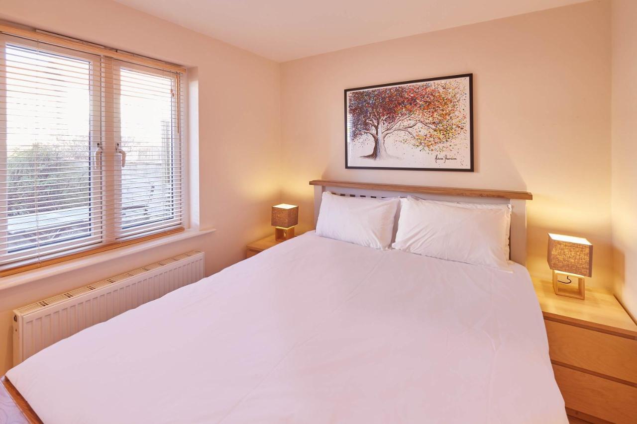Host & Stay - The Scuttlebutt Townhouse Уитби Екстериор снимка