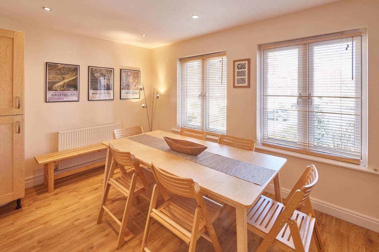 Host & Stay - The Scuttlebutt Townhouse Уитби Екстериор снимка